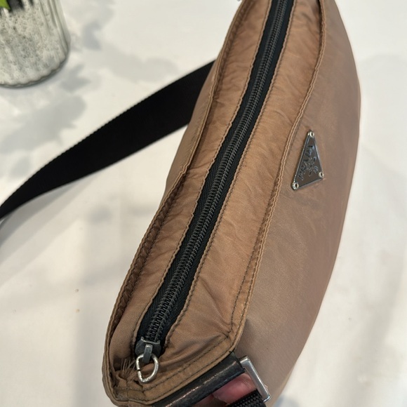 Authentic Prada crossbody bag - Picture 9 of 14